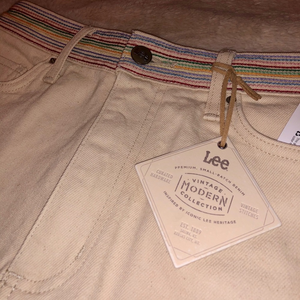 Lee - Rainbow Embroidery Cut Off Shorts - Ecru - Picture 4 of 8